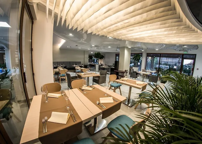 Premier Fort Beach Hotel 4*