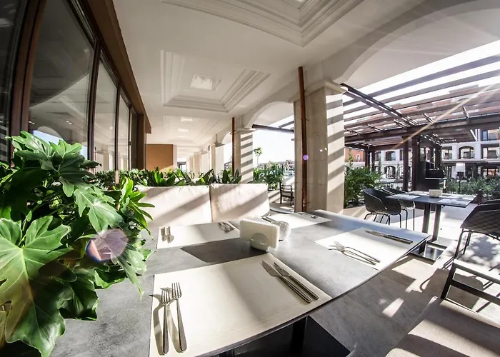 Resort Premier Fort Beach Hotel