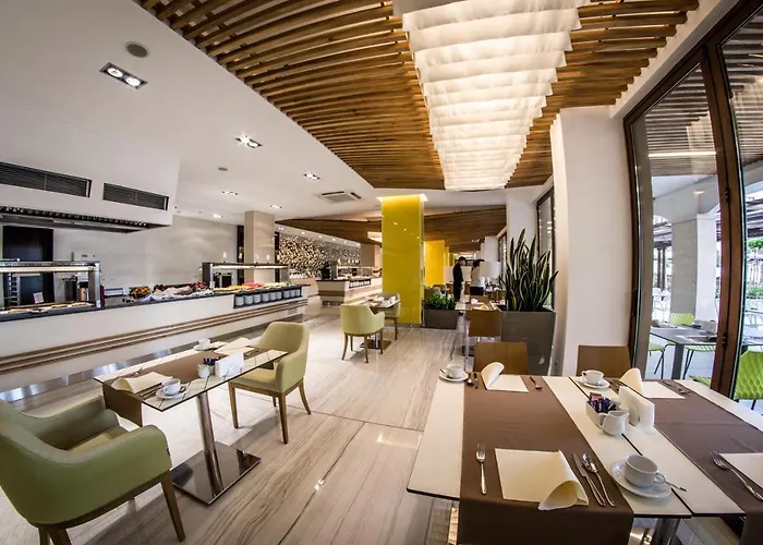 Premier Fort Beach Hotel